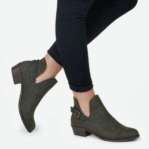 JUSTFAB booties, style LYRICAA, olive, size 11